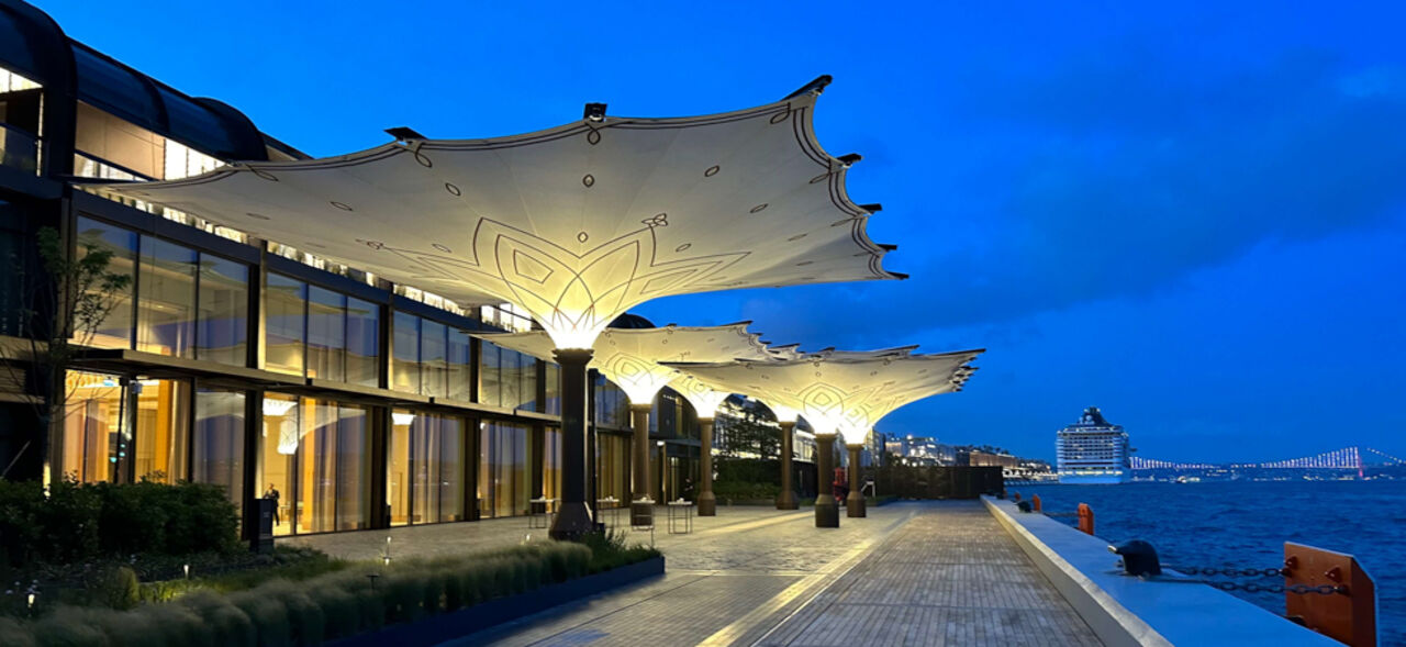 The Peninsula Hotel 